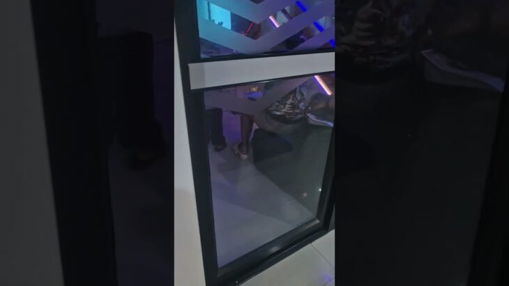 karaoké en Thaïlande est bien plus qu’un simple divertissement, c’est une institution sociale
