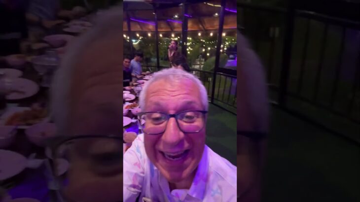 Il karaoke a cena in Thailandia 🇹🇭 #365thailandia #vivereinthailandia #karaoke