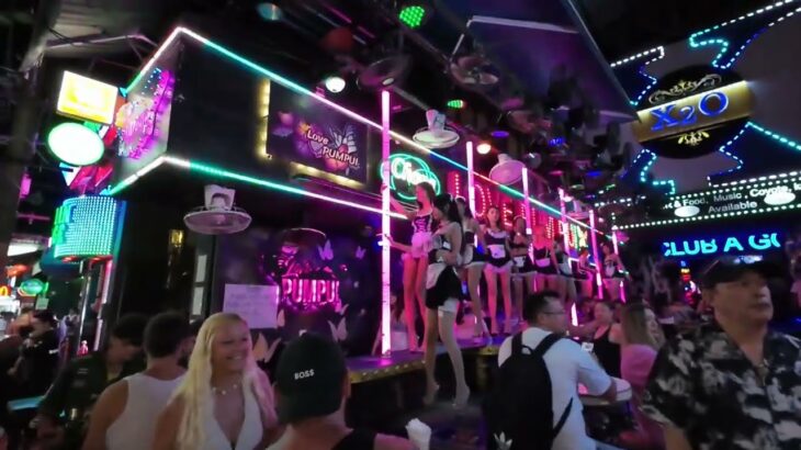 タイ：Phuket：プーケット：バービア嬢：Bear Bar：Bar Girls：Red Light District in Phuket：プンプイバー：バングラ通り：