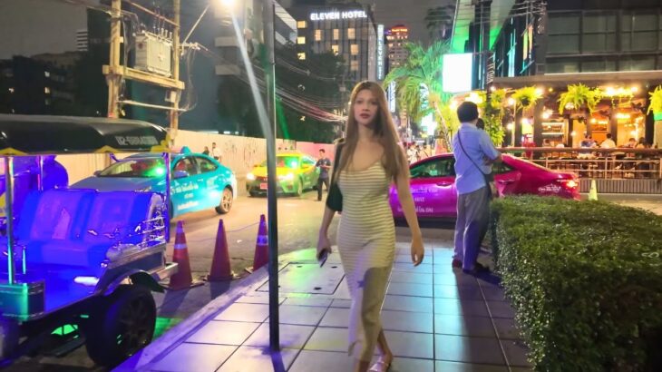 Bangkok Night Walk – Sukhumvit Soi 11 after Midnight 2025!