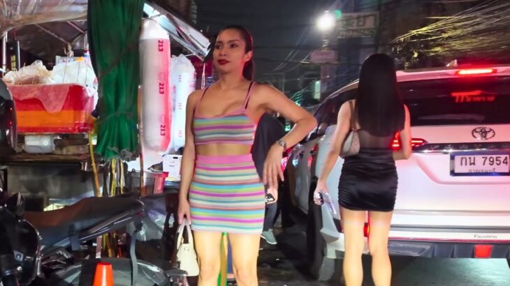 Bangkok Nightlife 2025: Sukhumvit From Thermae Cafe to Nana Plaza Night Walk!