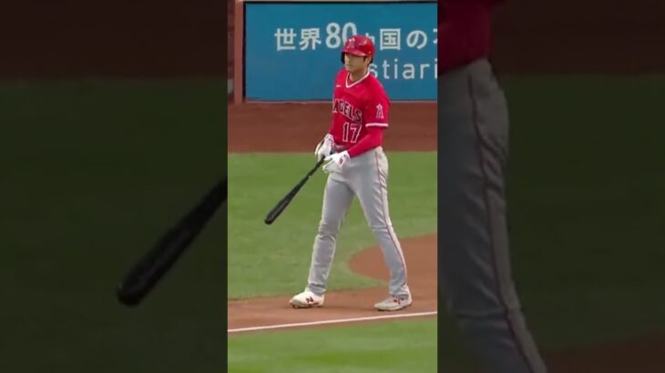 【MLB 大谷翔平】特大ファールで電光掲示板を破壊し缶の一部が黒くなったデザインのビール缶が発売 #shorts