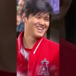 大谷翔平選手の可愛いポンポン付のニット帽姿です♪似合い過ぎ♪彼の爽やかな笑顔は正に天使ですね♡アテレコは個人的な想像です。