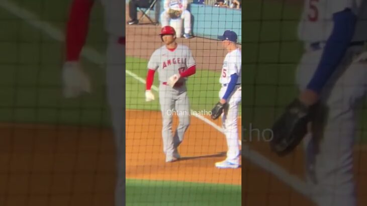 ドジャース、大谷翔平が誕生。チームメイトとなるフリーマンとのドジャーススタジアムのシーン。Shohei Ohtani in Dodger Stadium with Freeman .