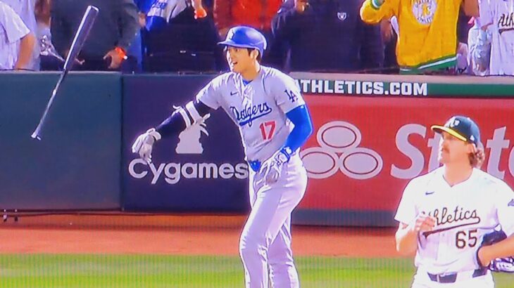 SHOHEI OHTANI FIST OF FURY BAT FLIP: SHOHEI OHTANI VS. BRUCE LEE | 3-RUN HR (33) LOS ANGELES DODGERS