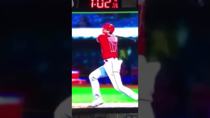 Shohei Ohtani side view swing