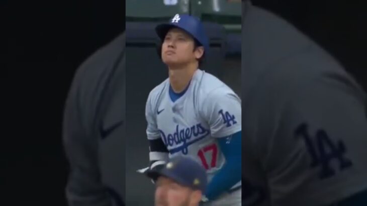 swing perfecto de shohei ohtani y se acerca al 40,40 se convertirá el en primer Dodgers en hacerlo