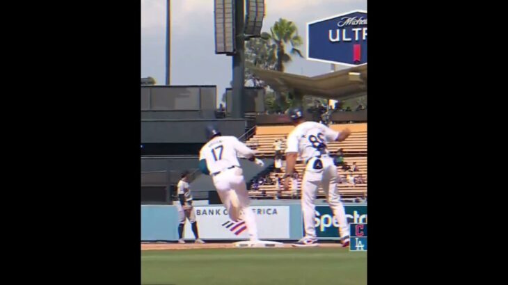 Shohei Ohtani is now 4 HRs and 4 SBs from a 50/50 history. ⚾️✨️🙌🏻