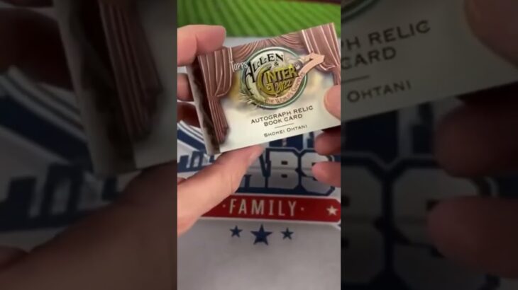 Pulling Shohei Ohtani AUTOGRAPH RELIC BOOK CARD WITH A HUGE PEICE OF THE BAT 🤯🤯🤯🤯🤯🤯