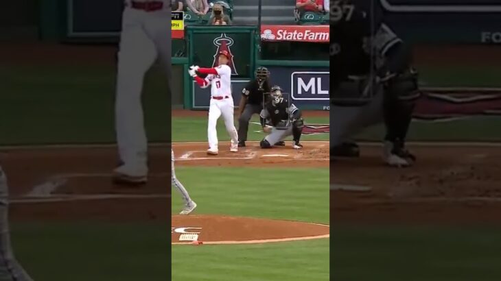 Shohei Ohtani así suena su bate #shoheiohtani #ワールドシリーズ #ドジャース #大谷翔平 #dodgers #viralshort #basebal