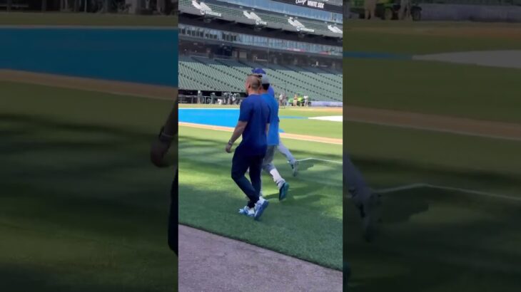 Shohei Ohtani laughing and goofing around 😍😍😍🥰🥰🥰