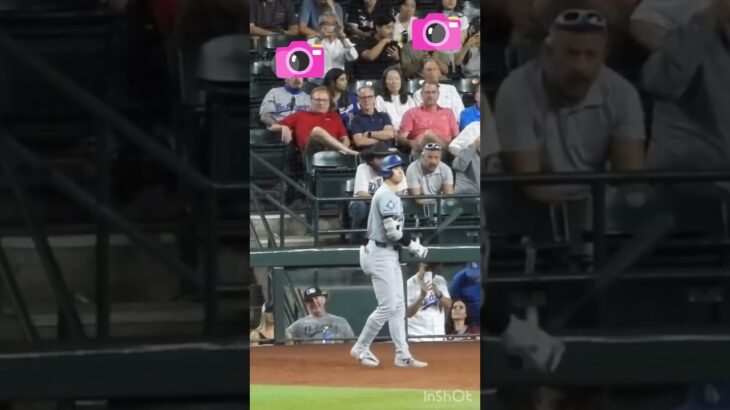 📸📸📸Shohei Ohtani📸📸📸 Shohei practice swings on deck and the paparazzi is going crazy 💥💥💥💥💥