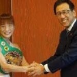 日本の女子では史上二人目のWBCムエタイ世界王座獲得の撫子が地元・札幌の秋元克広市長を表敬訪問