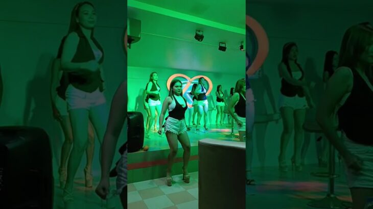 2025年 【🇵🇭MANILA ロマンスKTV】新しいダンスも途中からあるのでまだ慣れてません😆　#フィリピン #マニラ #マラテ #海外 #海外旅行 #ktv #ダンス #dance #dancer #美女