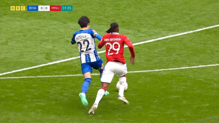 Aaron Wan-Bissaka had Mitoma in his Pocket