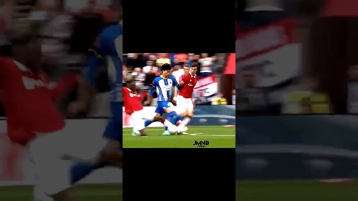 Aaron Wan Bissaka’s tackle on Mitoma 🧱 #manunited #wanbissaka #lindelof #mitoma #brighton #defender