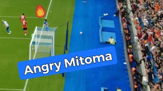 Self critical Mitoma unintentionally kicks the ball to Luton away fans then apologise 三笘薫