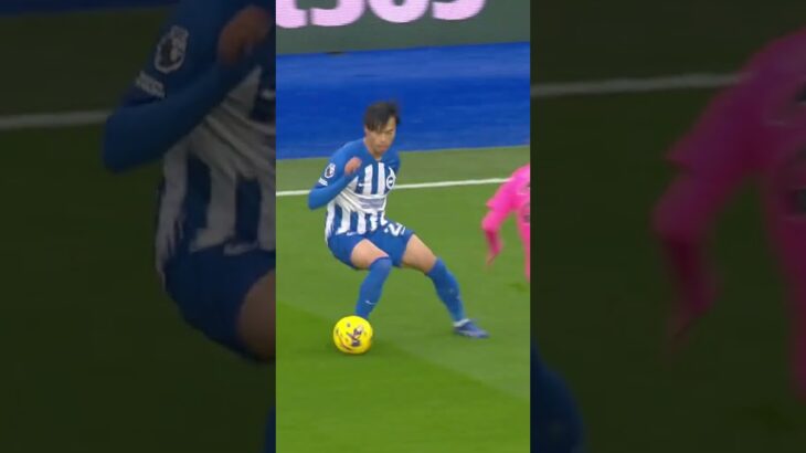 Skill for to Mitoma Magic. 🤩💫 #KaoruMitoma #BHAFC #PremierLeague